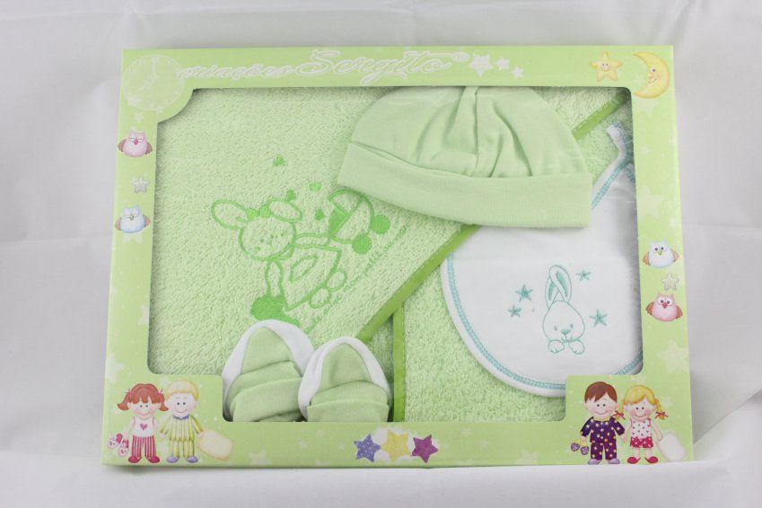 R203 JUEGO BAÑO BEBE FONDO VERDE ESTAMPADO BL